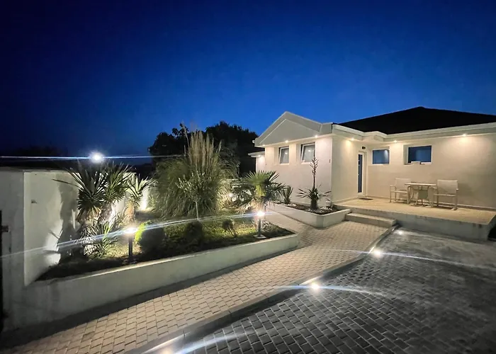 Agata Boutique -adult Only 3*